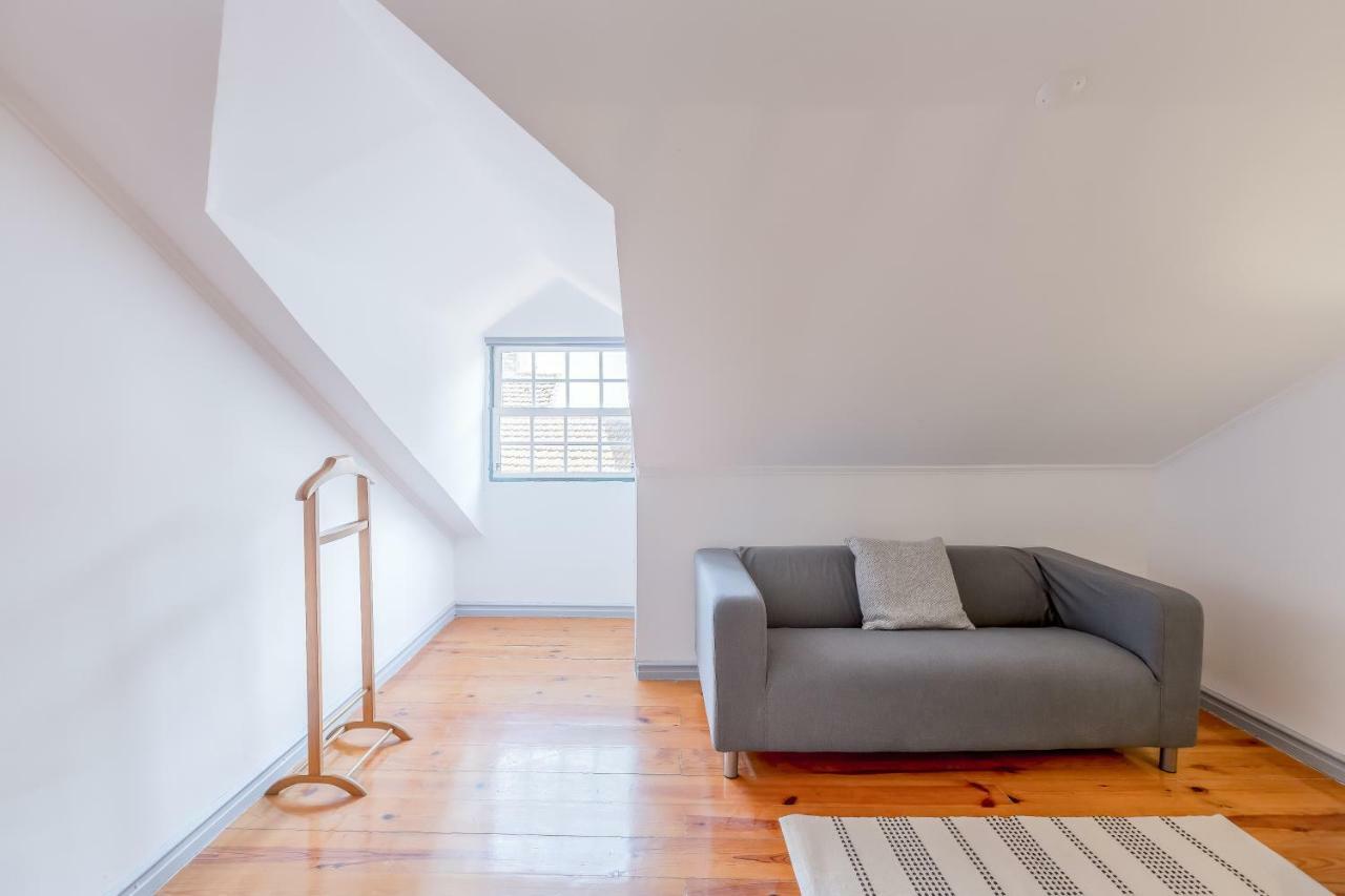 Bright & Spacious Alfama Apartment, By Timecooler Лиссабон Экстерьер фото