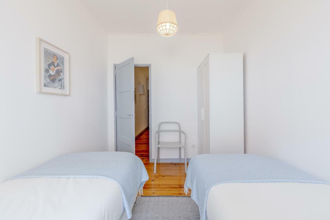 Bright & Spacious Alfama Apartment, By Timecooler Лиссабон Экстерьер фото