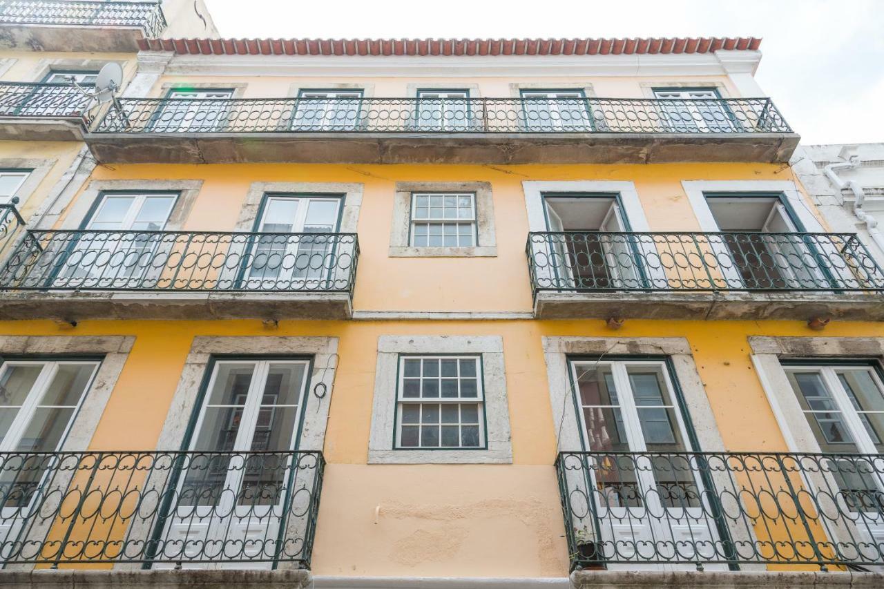 Bright & Spacious Alfama Apartment, By Timecooler Лиссабон Экстерьер фото