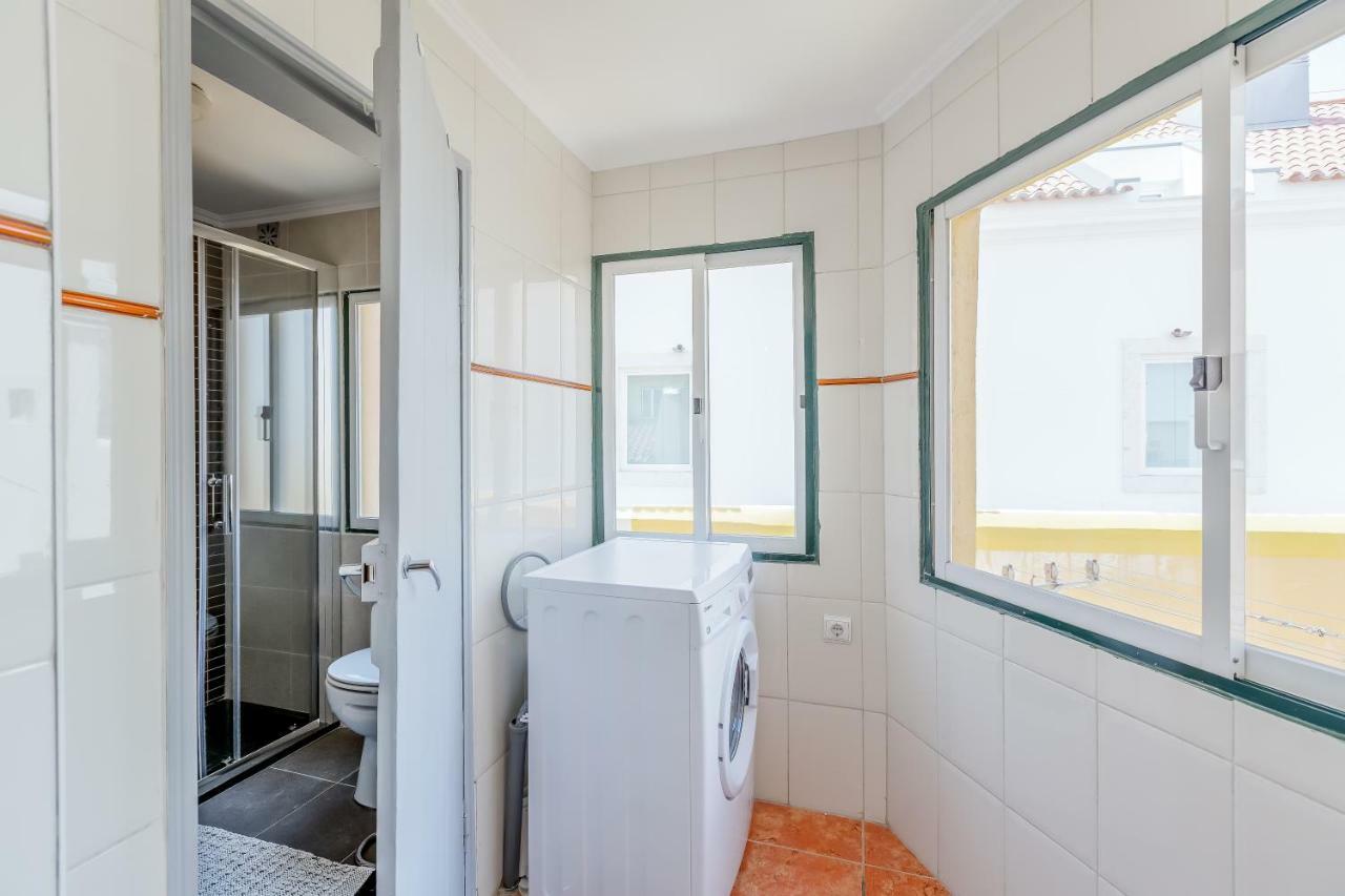 Bright & Spacious Alfama Apartment, By Timecooler Лиссабон Экстерьер фото