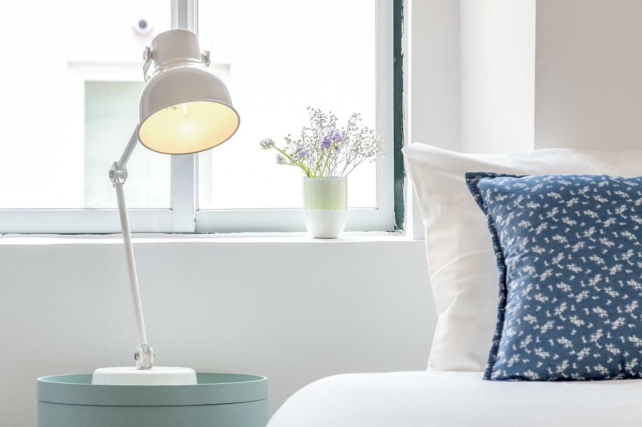 Bright & Spacious Alfama Apartment, By Timecooler Лиссабон Экстерьер фото