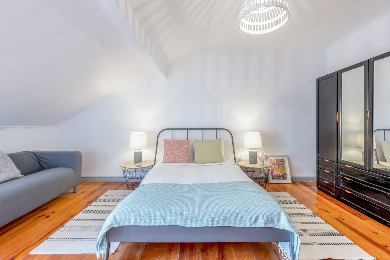 Bright & Spacious Alfama Apartment, By Timecooler Лиссабон Экстерьер фото
