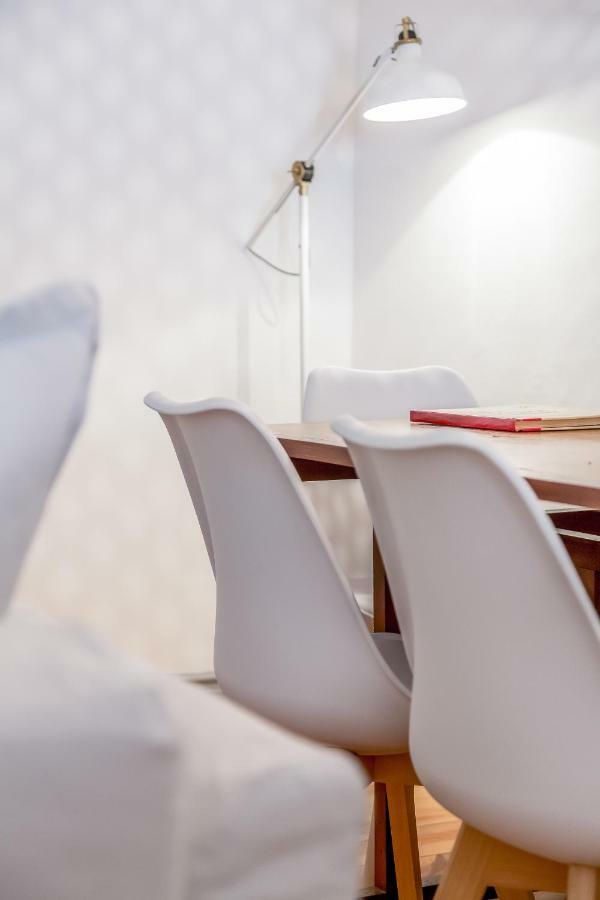 Bright & Spacious Alfama Apartment, By Timecooler Лиссабон Экстерьер фото